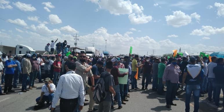 Trabajadores desean que el presidente los escuche y reciba a una comisión de auténticos mineros, con el fin de dimensionar los daños económicos provocados por esa medida. (SERGIO RODRÍGUEZ)

