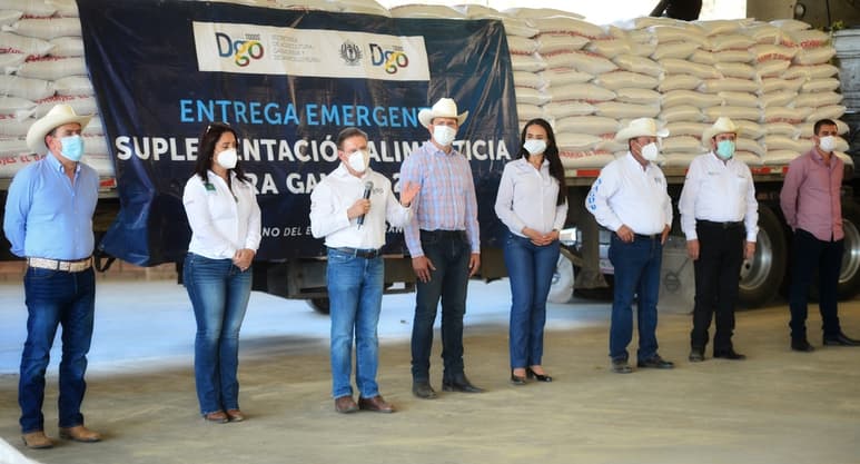 Aispuro realizó un recorrido por varias comunidades rurales. (CORTESÍA)