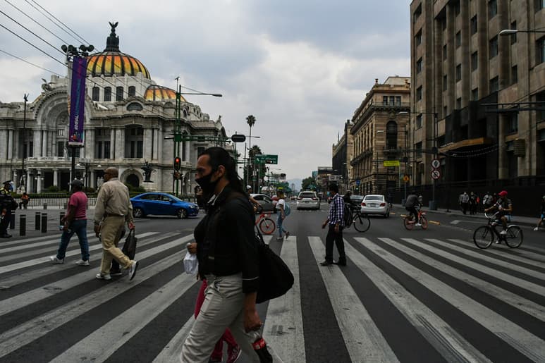 La Autoridad del Centro Histórico dijo que los puestos no medirán más de 1.20 por dos metros, con dos metros de distancia entre ellos. (ARCHIVO) 