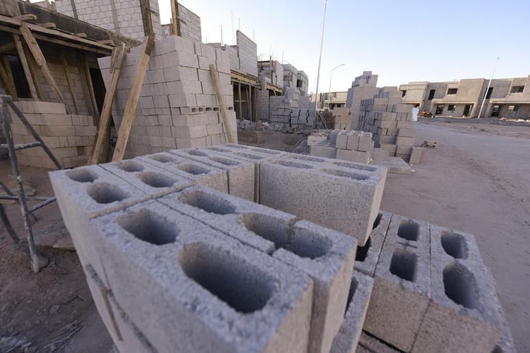 La reactivación económica no ha alcanzado a la industria de la construcción, pues las empresas se mantienen por debajo del 50 por ciento de su capacidad y a la espera de que se realicen obras en el norte del país. (ARCHIVO)