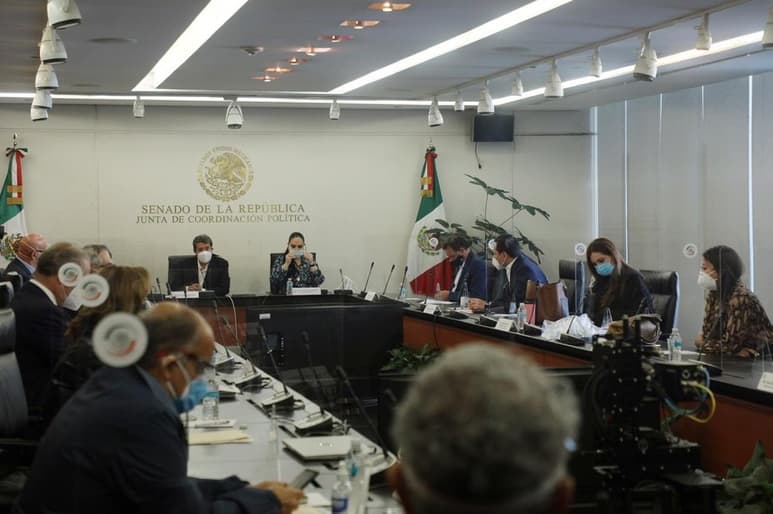 El asunto había trabado la dictaminación, misma que se espera en unos momentos más en la Comisión de Economía. (EFE)