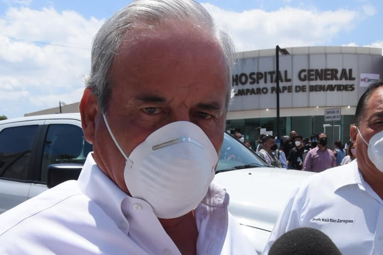 La desaceleración mantiene en situación difícil a los municipios, dijo el alcalde Florencio Siller Linaje, quien explicó que recibió esta quincena de participaciones de la federación tres millones de pesos menos, lo que que suman un recorte presupuestal que ya alcanzó los 25 millones de pesos. (SERGIO RODRÍGUEZ)