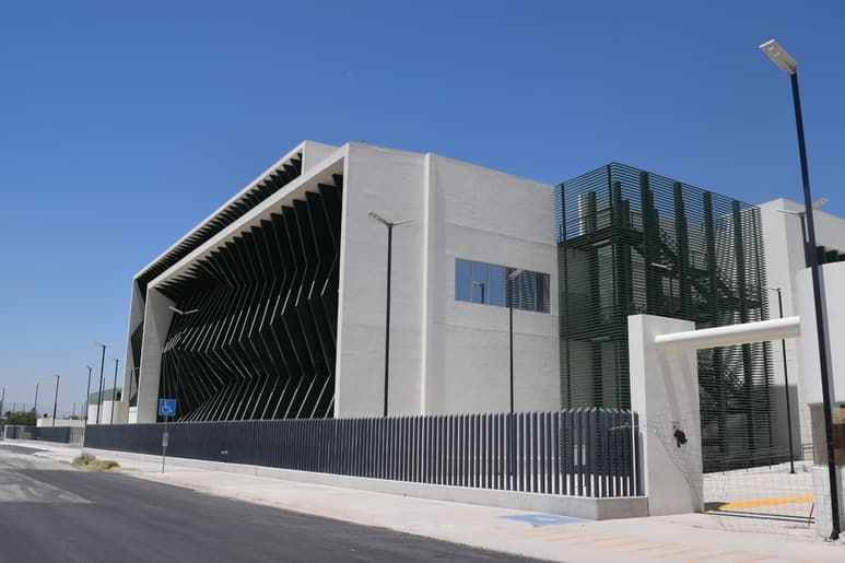 Desde marzo y al inicio de la pandemia, el Gobierno de Durango anunció que el nuevo Hospital Regional de Especialidades de Gómez Palacio se activaría para la atención del coronavirus.