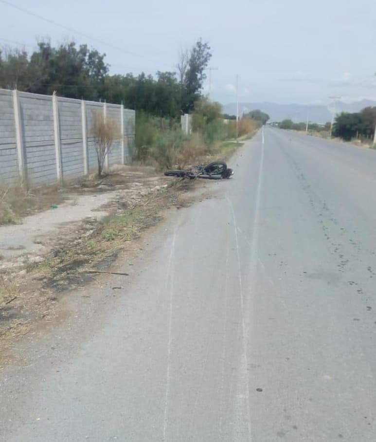 El motociclista salió proyectado varios metros y terminó sobre la carpeta asfáltica.