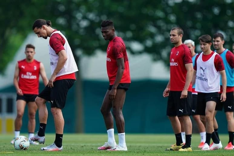 Ibrahimovic, exjugador de Malmoe, Ajax, Juventus, Inter, Barcelona, París Saint Germain, Manchester United y Los Ángeles Galaxy, se lesionó el 25 de mayo en el sóleo durante un entrenamiento. (ARCHIVO)