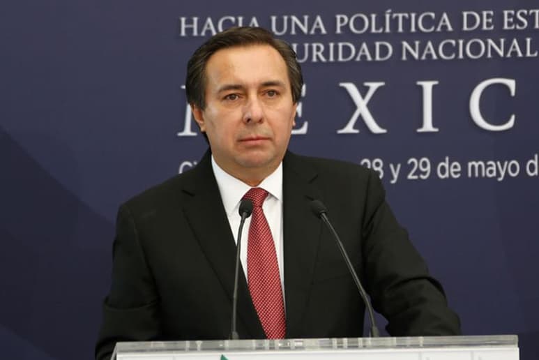 El exfuncionario está señalado por su presunta responsabilidad en la alteración y ocultamiento de pruebas en el caso Ayotzinapa.
(ARCHIVO)