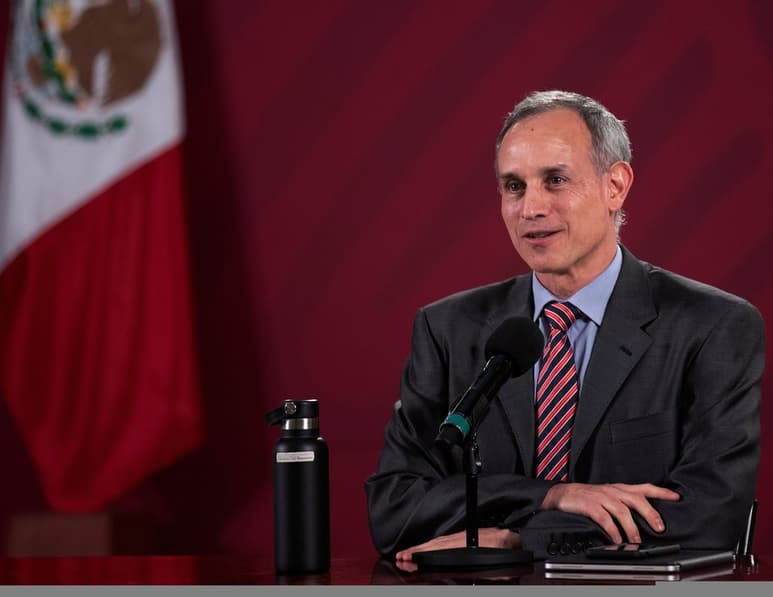 López-Gatell mencionó que la incidencia de nuevos casos continúa desacelerándose.