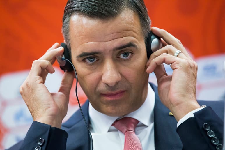 Markus Kattner fue suspendido 10 años y se le multó con un millón de francos suizos; cumplió 13 años a cargo de las finanzas de la FIFA. (ARCHIVO)