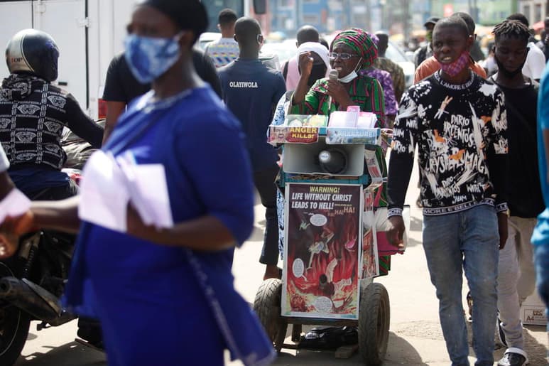 El continente africano sobrepasó este miércoles las 10,000 muertes y los 400,000 contagios de coronavirus. (ARCHIVO)