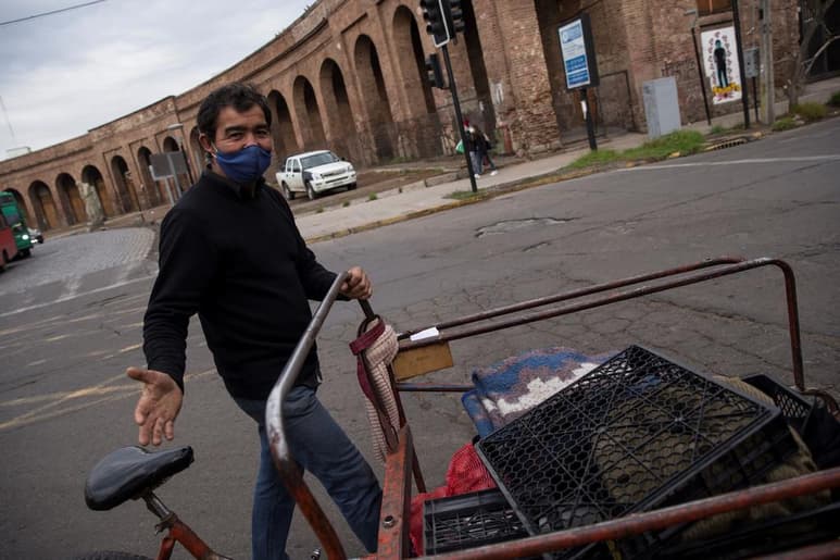 El Ministerio de Salud de Chile informó este miércoles de 2,650 casos nuevos de coronavirus en las últimas 24 horas, elevando el total de contagios a 282,043, y de otros 65 decesos que llevan el número de fallecidos a los 5,753. (ARCHIVO)