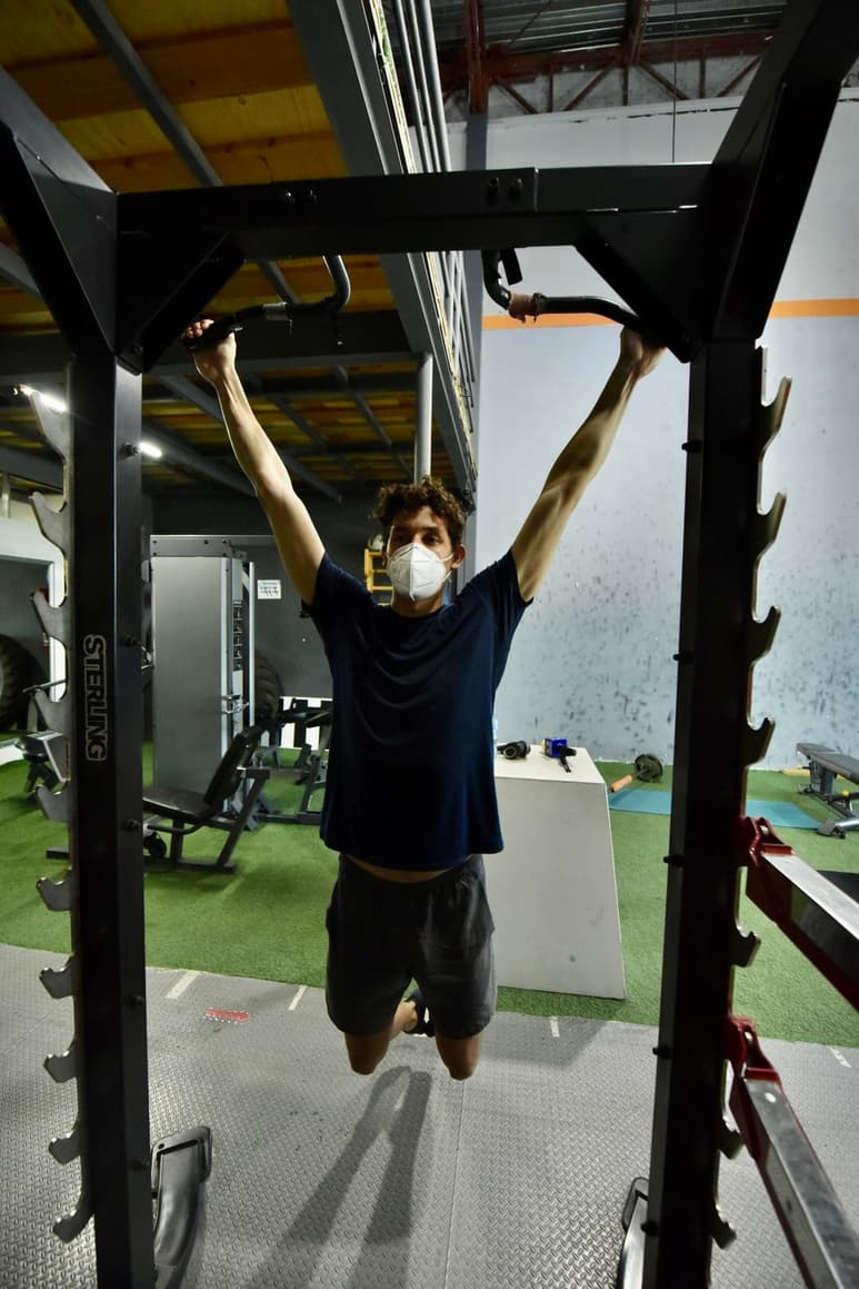El joven tritón lagunero realizó una intensa sesión en gimnasio, aprovechando la reapertura. (Érik Sotomayor)