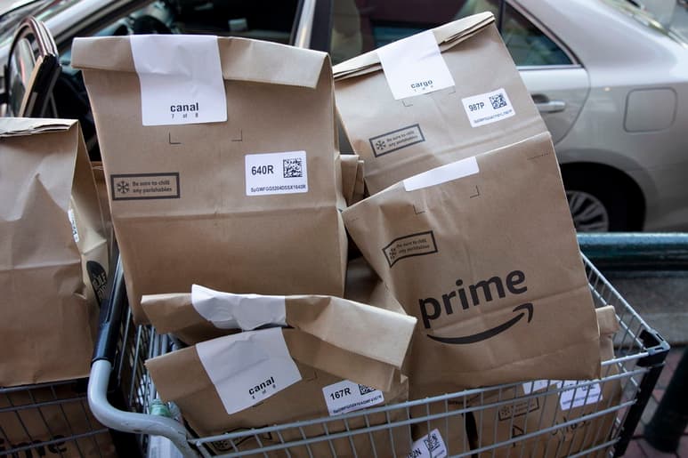 Una encuesta reveló que en mayo los mexicanos bajaron su intención de compra de comida y aumentaron su interés en la tecnología. (ARCHIVO)