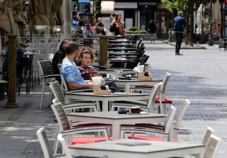 El Gobierno de Serbia ha vuelto a imponer este viernes medidas restrictivas contra la propagación de la COVID-19 en Belgrado ante un nuevo repunte de contagios en la capital. (ARCHIVO)