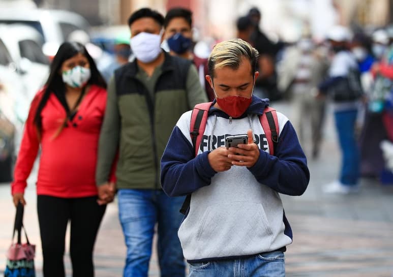 Ecuador alcanzó este viernes los 60,657 positivos y 4,700 fallecidos oficiales por la COVID-19, a los que se suman 3,179 decesos probables por la enfermedad, de acuerdo al parte oficial diario que dan a conocer las autoridades. (ARCHIVO)