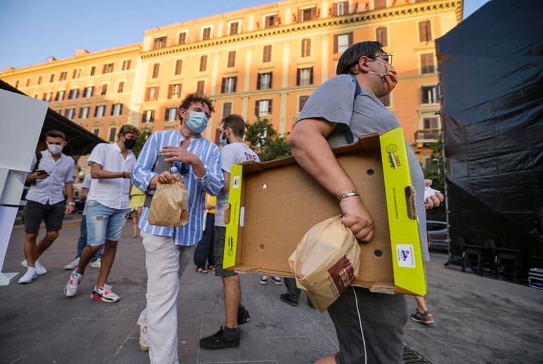 Italia ha registrado 8 muertos con coronavirus en las últimas 24 horas y 208 nuevos contagios después de haber bajado ayer de la barrera de los 200. (ARCHIVO)