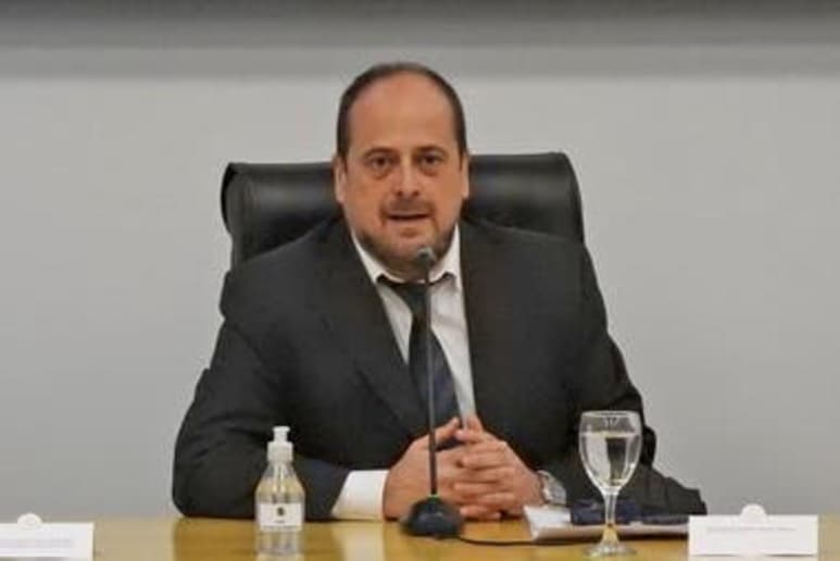 El secretario de Seguridad de Argentina, Eduardo Villalba, dio positivo por la COVID-19 tras realizarse la semana pasada el hisopado con motivo de un caso confirmado entre sus custodios. (ESPECIAL)