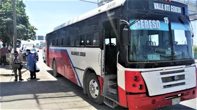 De acuerdo con los primeros informes policiales, se dijo que el hombre, no mayor a los 70 años de edad, tomó el camión de la ruta Valle Oriente-Cereso marcado con el numero 15 en el ejido Rancho Alegre con rumbo al Centro de Torreón.
(EL SIGLO DE TORREÓN)