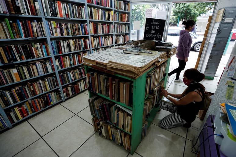 Mientras negocios se reactivan en la 'nueva normalidad' mexicana, decenas de librerías históricas y de barrio dudan sobre la posibilidad de reabrir, lo que dejaría un vacío cultural y económico difícil de llenar. (EFE)