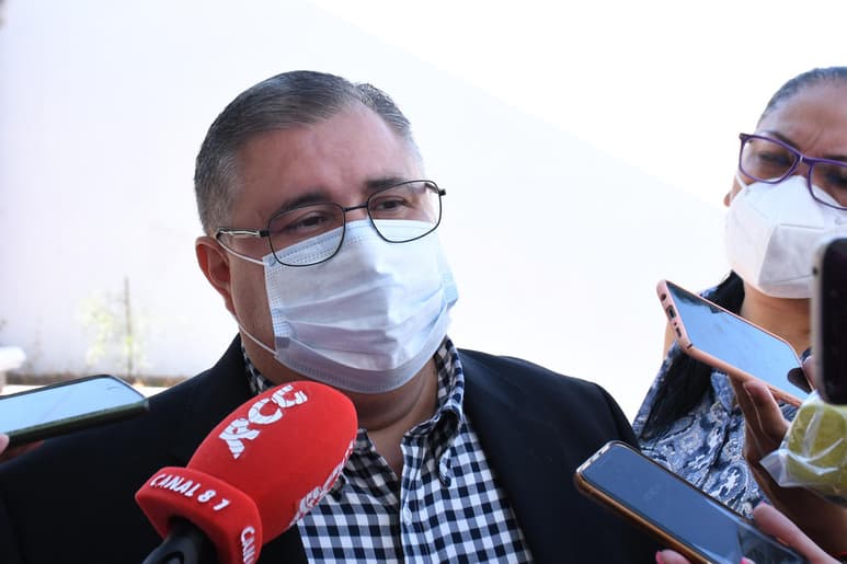 Sergio Lara, declaró este martes que mantienen junto con el Gobierno de Coahuila diversas acciones de vigilancia en negocios y giros sociales, pero aún no existe la intención de aplicar sanciones. (FERNANDO COMPEAN)