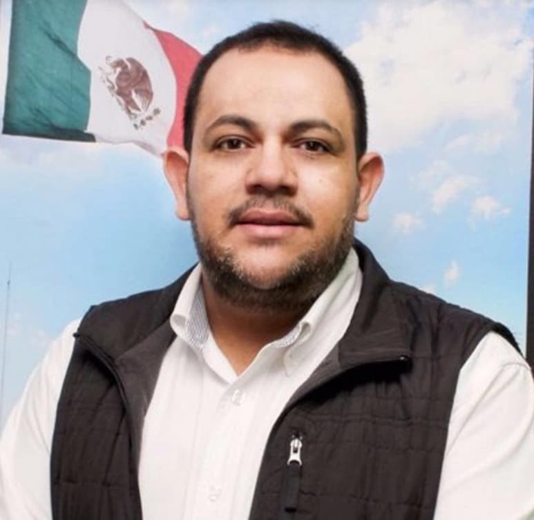 Familiares del periodista Jorge Miguel Armenta Ávalos, director del Grupo Editorial Medios Obson El Tiempo y comunicadores, protestaron en la Fiscalía General de Justicia del Estado (FGJE) por la opacidad en las investigaciones del asesinato ocurrido la tarde del sábado 16 de mayo, en Ciudad Obregón. (ESPECIAL)