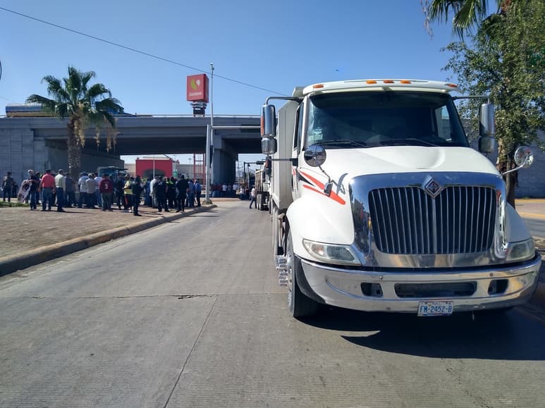Los transportistas aseguraron que tienen alrededor de 35 años trabajando y dicen que no habían tenido tantos problemas.