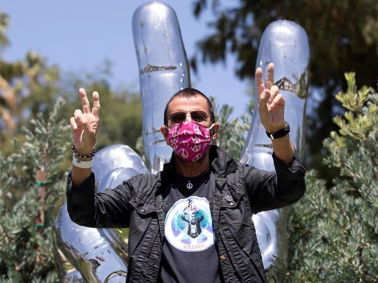 Amigos. Varios artistas celebraron con Ringo sus ocho décadas de vida.