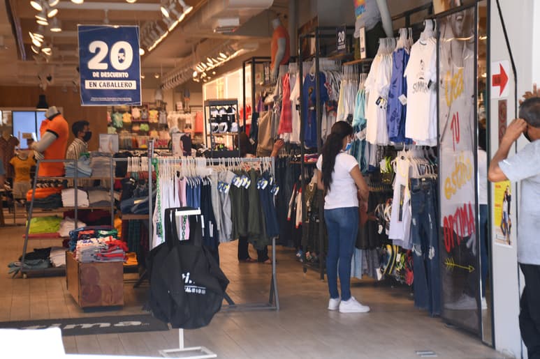 Hábitos de consumo muestran cambios significativos tras la pandemia por el COVID-19. (ARCHIVO)