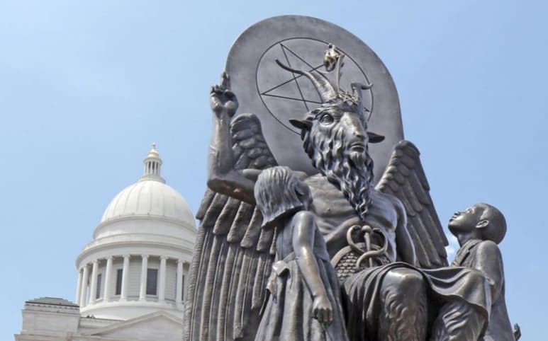 Piden que se incluya alguna referencia a Satanás en la bandera del estado de Misisipi (ESPECIAL)