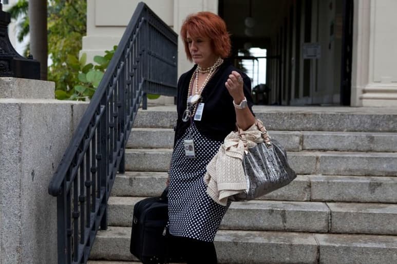 El torbellino político en Puerto Rico se profundizó el jueves con la renuncia de la nueva secretaria de Justicia de la isla en medio de una investigación de la gobernadora del territorio estadounidense. Wandymar Burgos, que asumió el puesto hace una semana, dijo que lo prudente era dejar su cargo. (ESPECIAL)