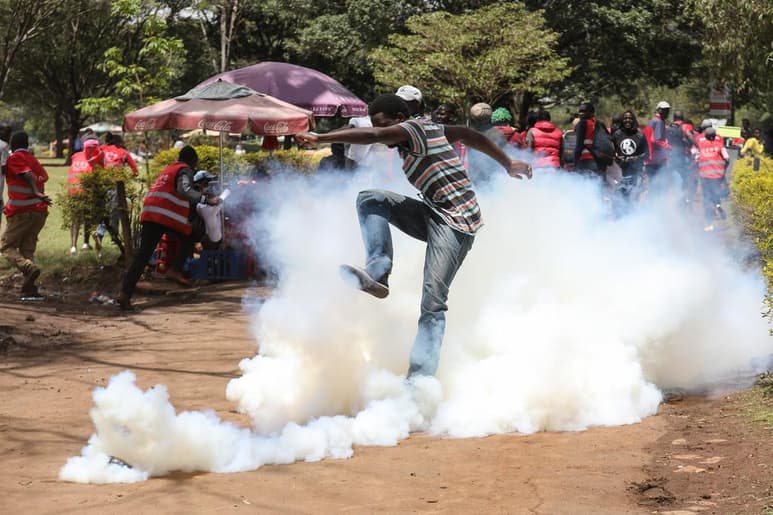 Al menos tres militantes de la gobernante Unión por la Democracia y el Progreso Social (UDPS) fallecieron este jueves en Kinshasa, capital de la República Democrática del Congo (RDC), durante una protesta contra el nombramiento de un nuevo presidente de la Comisión Electoral. (ARCHIVO)