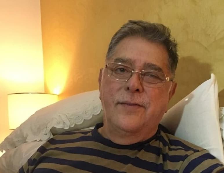 'Ray está intubado, como lo he aclarado, porque decían en algunos medios que no, pero Ray está intubado, obviamente sedado, hoy hubo una leve pero importante mejoría, está empezando a oxigenar un poquito más, con menos apoyo de oxígeno externo, lo cual es una maravilla', detalló Tanya Roberta Bárcenas. (INTERNET)