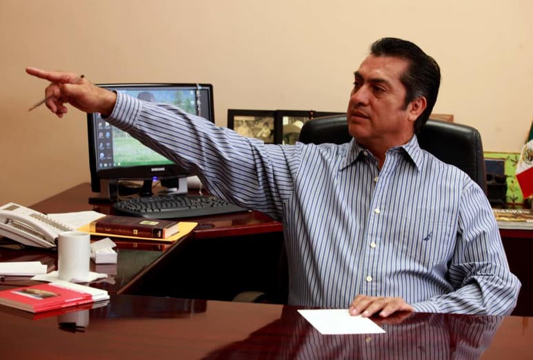 Jaime Rodríguez Calderón, gobernador de Nuevo León e integrante de la Alianza Federalista de mandatarios estatales, que han trazado su propia ruta para combatir el coronavirus y para reactivar la economía, reclamó que el presidente Andrés Manuel López Obrador ya escuchó a Donald Trump, le dedicó tres días a Estados Unidos, 'pero no le ha dedicado un minuto' a los gobernadores que claman por apoyo de la Federación para enfrentar la pandemia. (ARCHIVO)