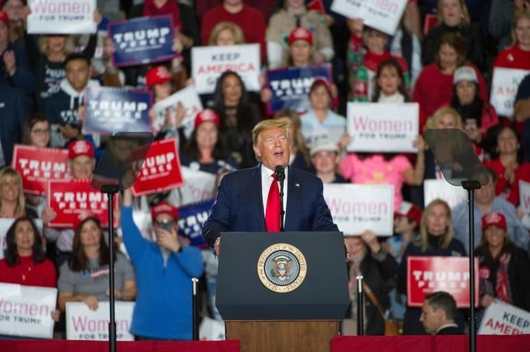 El presidente estadounidense, Donald Trump, no celebrará el sábado su mitin electoral en Nuevo Hampshire, su segundo evento de este tipo desde que comenzó la pandemia de coronavirus, debido al avance de la tormenta tropical “Fay”. (ARCHIVO)