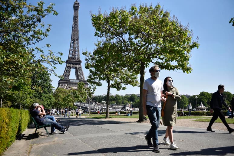 Francia superó este viernes la barrera de los 30,000 muertos por coronavirus desde que comenzó la pandemia, indicaron las autoridades sanitarias, que revelaron la presencia de 350 rebrotes desde el pasado 9 de mayo. (ARCHIVO) 