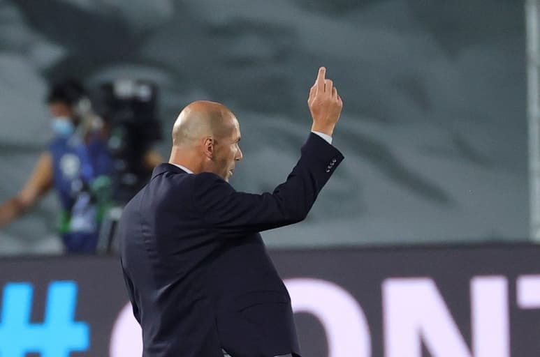 Zinedine Zidane, técnico del Real Madrid, no está preocupado por el funcionamiento del equipo, solo quiere ganar juegos. (EFE)