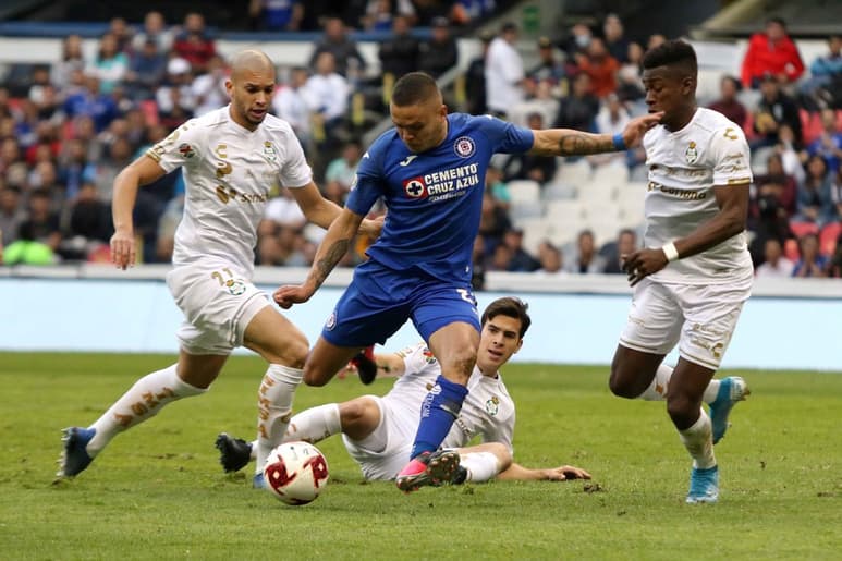 Santos Laguna se medirá como visitante a Cruz Azul en la jornada 1; la Máquina marchaba de líder en el Clausura 2020, y en la Copa por México ha ganado todos sus encuentros. (ARCHIVO)