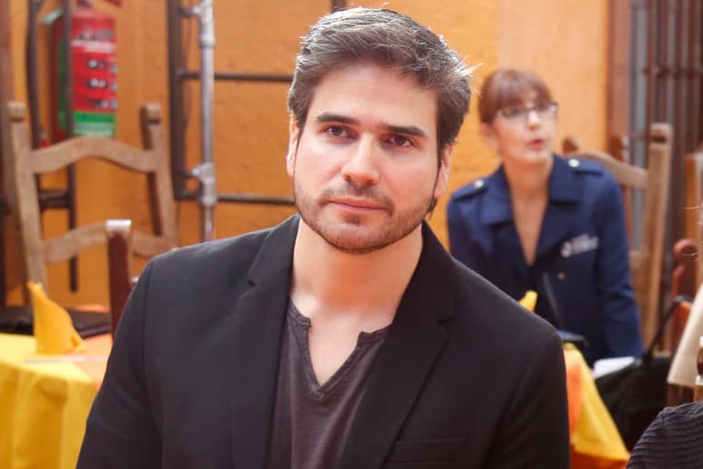 Arenas comparte el liderazgo del reparto con la cubana Livia Brito y el venezolano Rodolfo Arenas, quienes interpretan a los personajes que enfrentan el triángulo amoroso principal. (ARCHIVO)