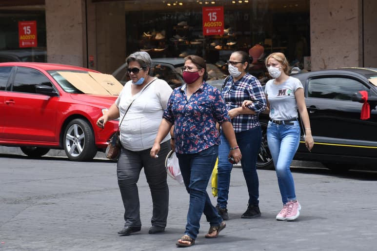 Descartaron la aplicación del llamado 'toque de queda' para evitar mayores contagios del SARS-CoV-2 (COVID-19) en la región. (ARCHIVO)