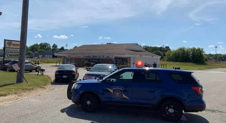 Una policía mató a tiros el martes a un hombre que apuñaló a otro que le increpó por no usar cubrebocas en una tienda en Michigan, informaron las autoridades. (CORTESÍA)