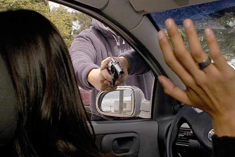 De julio de 2019 a junio de 2020, se robaron en México 77 mil 206 autos asegurados, equivalente a una reducción de 16% respecto del mismo periodo previo, informó la Asociación Mexicana de Instituciones de Seguros (AMIS). (ARCHIVO)