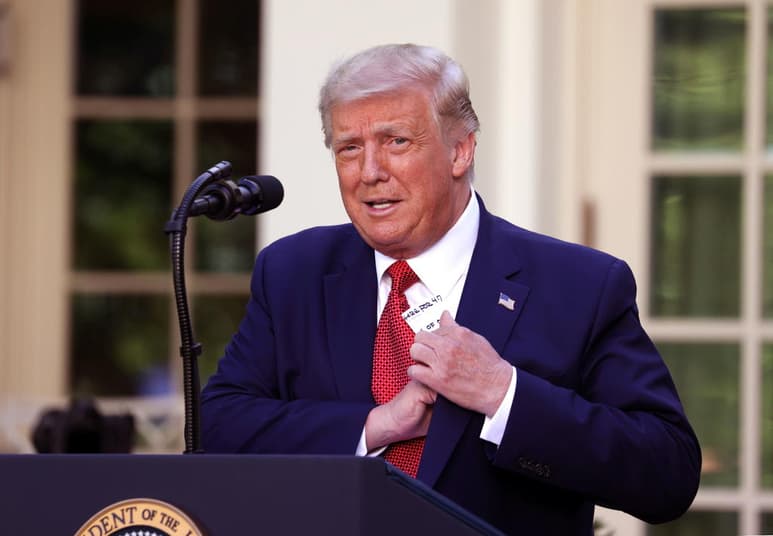 El presidente de EUA, Donald Trump, anunció este martes que ha firmado un decreto que pone fin al trato económico y comercial especial que su Gobierno daba a Hong Kong, además de una ley por la que impondrá nuevas sanciones a China por haber 'extinguido la libertad' de esa ciudad semiautónoma. (ARCHIVO)