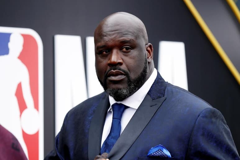Shaquille O'Neal, exastro de los Lakers de Los Angeles, fue captado en la escena de un accidente automovilístico en el que no tuvo algo que ver; simplemente, se detuvo a ayudar. (ARCHIVO)