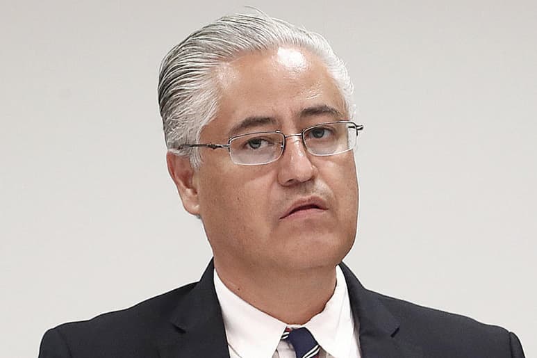 Un Tribunal Federal de Justicia Administrativa (TFJA) resolvió que el exrector de la Universidad Autónoma del Estado de Morelos (UAEM), Alejandro Vera, es responsable del desvío de 239.3 millones de pesos a través de operaciones inexistentes, en el caso conocido como Estafa Maestra. (ARCHIVO)