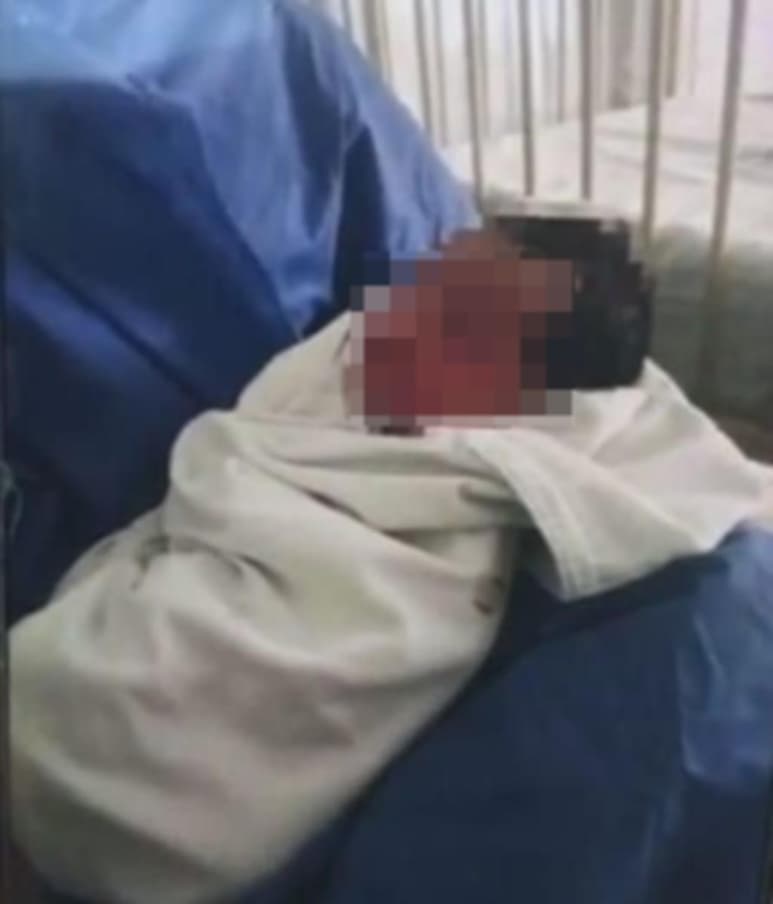 Luego de que se diera a conocer que un recién nacido fue abandonado en el municipio de Ramos Arizpe, la Fiscalía General del Estado (FGE) informó que la madre ya se encuentra asegurada, mientras el bebé se encuentra estable. (EL SIGLO DE TORREÓN)