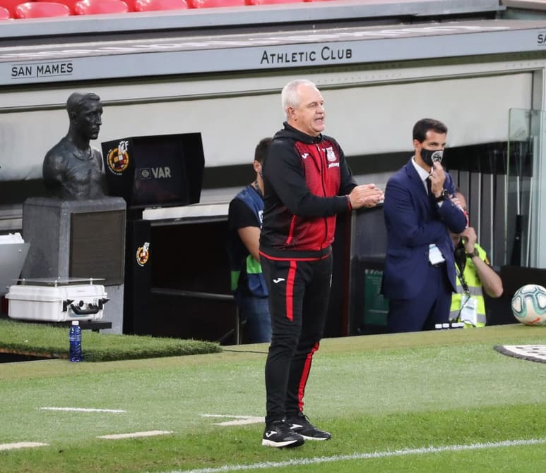 'El Vasco' se apuntó una enorme victoria en el estadio San Mamés. (EFE)