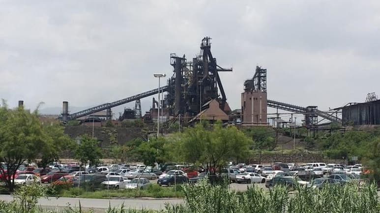 López Obrador dijo que su administración está dispuesta a establecer un acuerdo que permita seguir operando a la empresa y que evite que se vaya a la quiebra. (ARCHIVO)