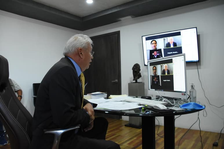 La Fiscalía General del Estado mantuvo sin información a un particular que demandó a un directivo de Altos Hornos de México (AHMSA) y dictaminó sin avisarle el no ejercicio de la acción penal, denunció el abogado de la víctima a un juez. (SERGIO A. RODRÍGUEZ)