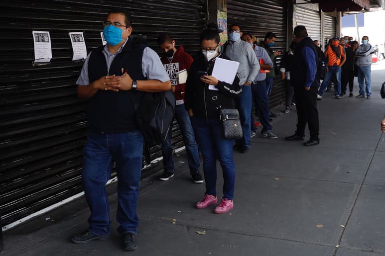 En tres meses se perdía un empleo cada 21 segundos. (ARCHIVO)