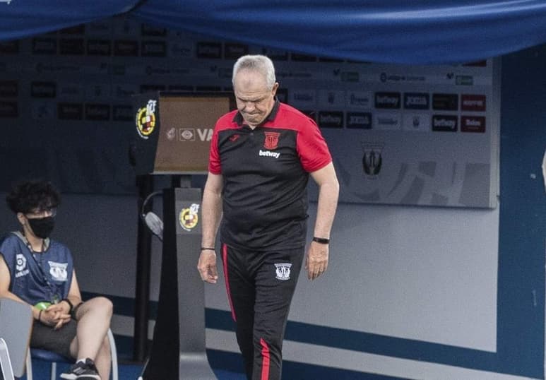 El ‘Vasco’ lamenta el descenso de su equipo. (ARCHIVO)