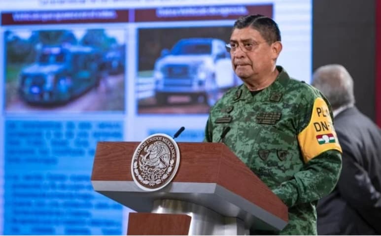 El general Sandoval señaló que ambos videos pretenden mostrar al grupo élite dentro del CJNG con mayor movilidad, protección blindada, poder, volumen de fuego y adiestramiento militar, empero se trata de unidades comerciales con blindaje artesanal.
(EL UNIVERSAL)